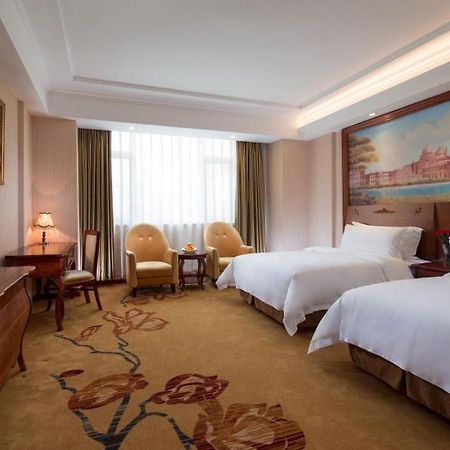 Vienna Hotel Puning South Huancheng Road High-Speed Train Station Exteriér fotografie